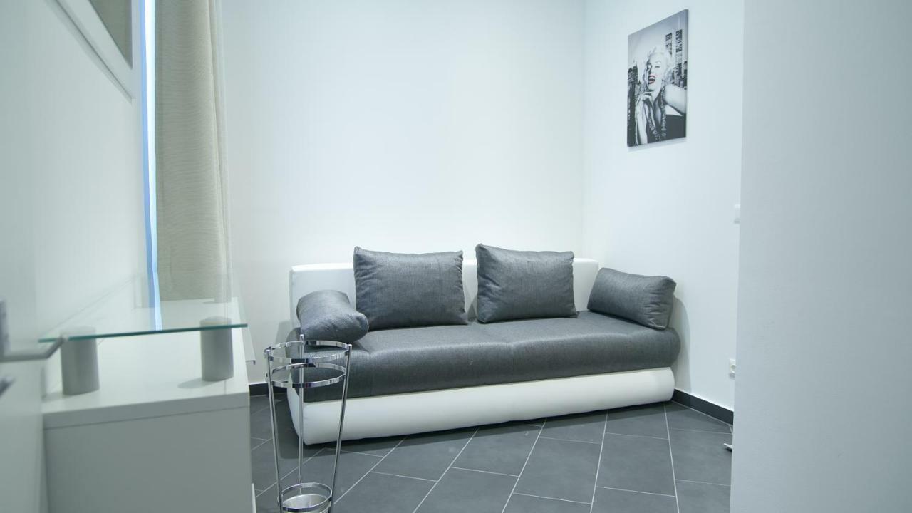 Lotus Apartment Vienna Luaran gambar